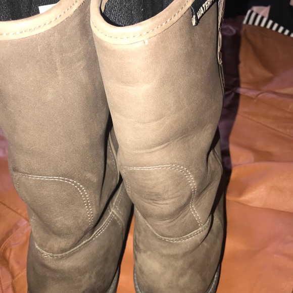 Man weatherproof boots